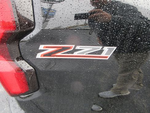 Used 2025 Chevrolet Colorado Z71 image 10