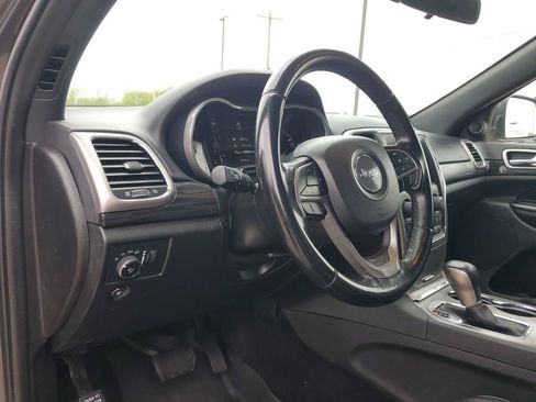 Used 2021 Jeep Grand Cherokee Laredo AWD/4WD image 16