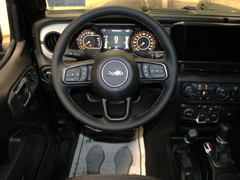 New 2026 Jeep Gladiator Sport image 12