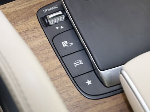 Used 2024 Mercedes-Benz GLS 580 4MATIC image 36