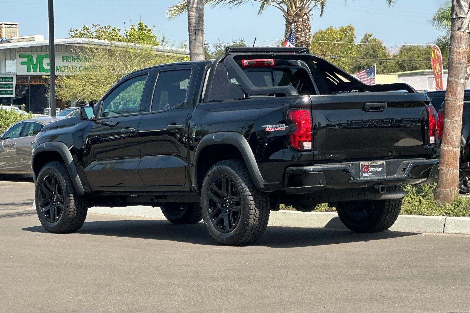 Used 2025 Chevrolet Colorado Trail Boss w/ Midnight Edition AWD/4WD image 6