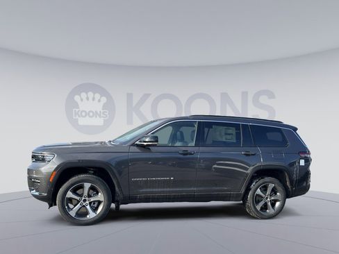 New 2025 Jeep Grand Cherokee L Limited w/ Luxury Tech Group II image 2