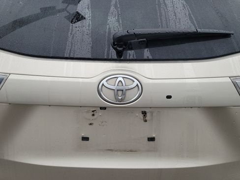 Used 2014 Toyota Highlander XLE image 21