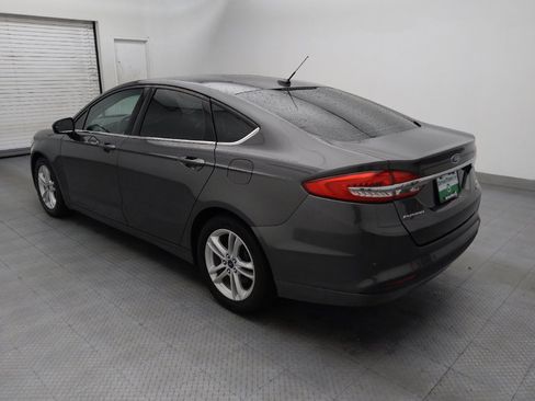 Used 2018 Ford Fusion SE FWD image 5