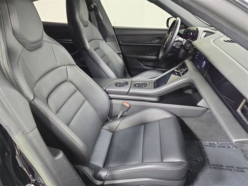 Used 2023 Porsche Taycan image 27