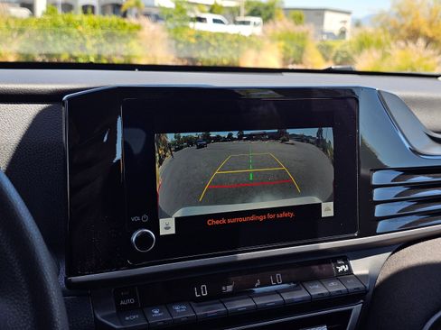 Used 2025 Toyota Camry LE FWD image 31