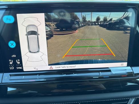 New 2026 Volkswagen Atlas SE image 30