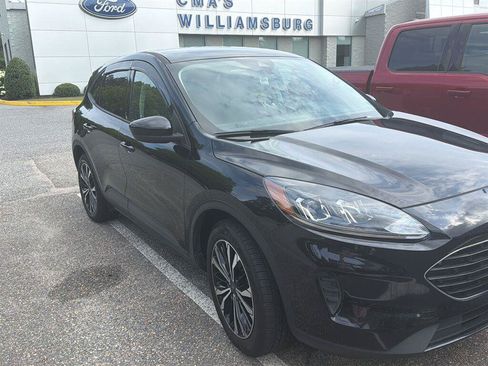 Used 2021 Ford Escape SE w/ SE Sport Appearance Package AWD/4WD image 2
