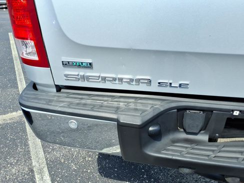 Used 2010 GMC Sierra 1500 SLE w/ Power Pack Plus AWD/4WD image 5