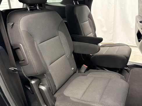 Used 2022 Chevrolet Traverse LT image 29