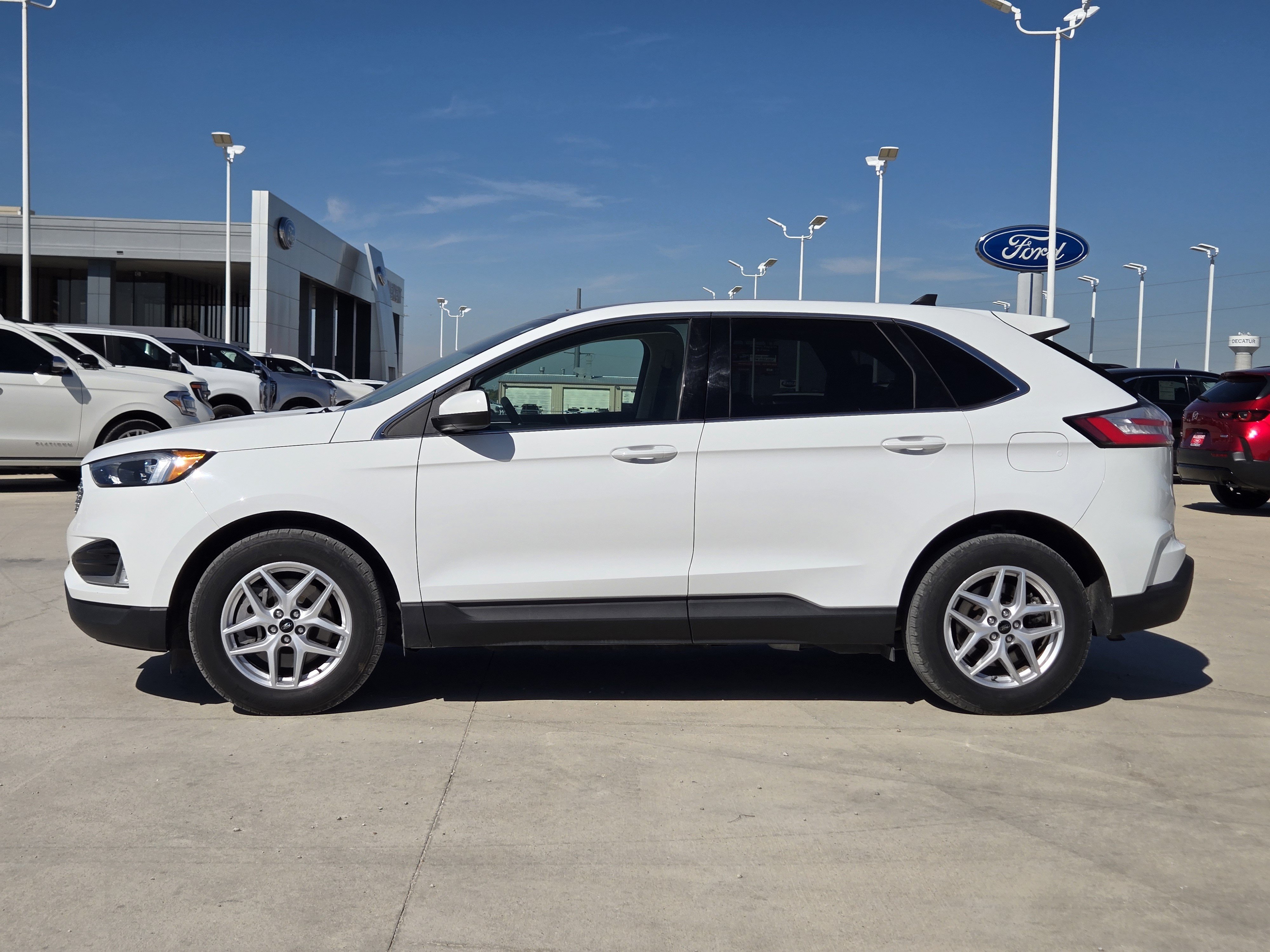 Used 2024 Ford Edge SEL w/ Convenience Package AWD/4WD image 4