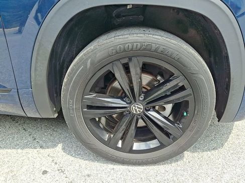Used 2023 Volkswagen Atlas Cross Sport SEL R-Line AWD/4WD image 10