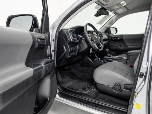 Used 2022 Toyota Tacoma SR RWD image 11