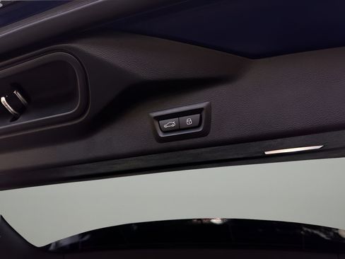Used 2025 BMW X5 M60i AWD/4WD image 22