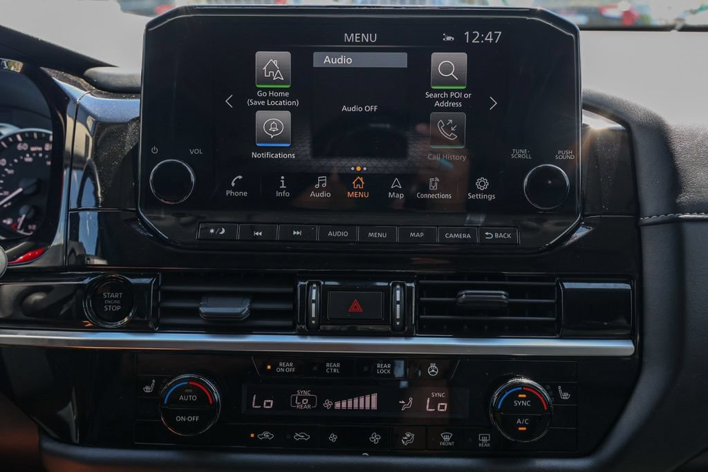 Used 2025 Nissan Pathfinder SL FWD image 29