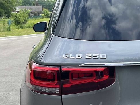 Used 2023 Mercedes-Benz GLB 250 4MATIC image 18