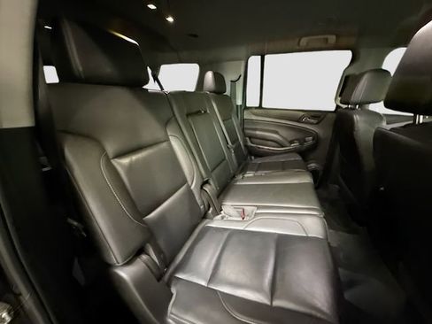 Used 2018 Chevrolet Suburban LT image 30