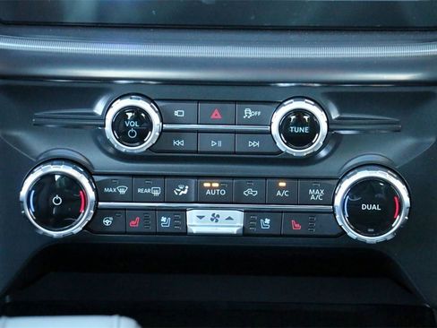 New 2025 Ford F150 Lariat w/ Equipment Group 502A High image 32