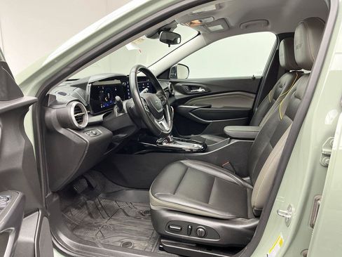 Certified 2024 Chevrolet Trax ACTIV FWD image 3