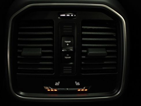 New 2026 Porsche Macan AWD/4WD image 36