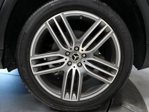 Used 2024 Mercedes-Benz GLS 450 4MATIC image 38