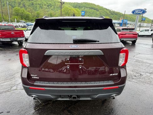 Used 2023 Ford Explorer XLT w/ Equipment Group 202A AWD/4WD image 3