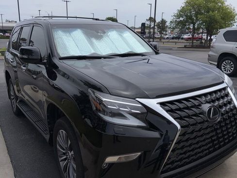Used 2023 Lexus GX 460 Luxury w/ Accessory Package AWD/4WD image 4