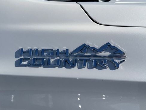 Used 2021 Chevrolet Tahoe High Country w/ Premium Package image 12