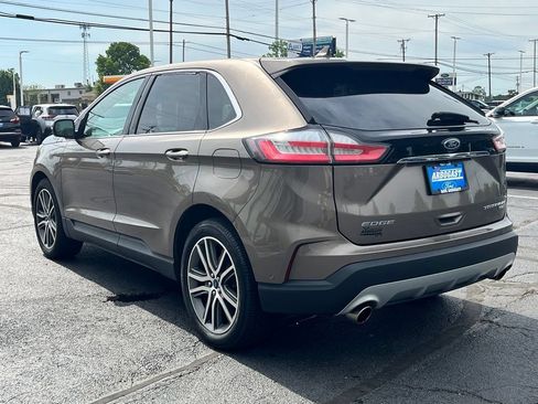 Used 2019 Ford Edge Titanium w/ Equipment Group 301A AWD/4WD image 7