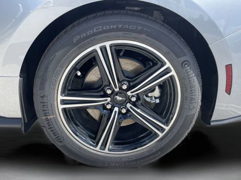 Used 2025 Ford Mustang Coupe RWD image 27