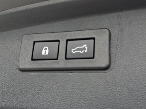 Certified 2025 Subaru Outback Limited image 31