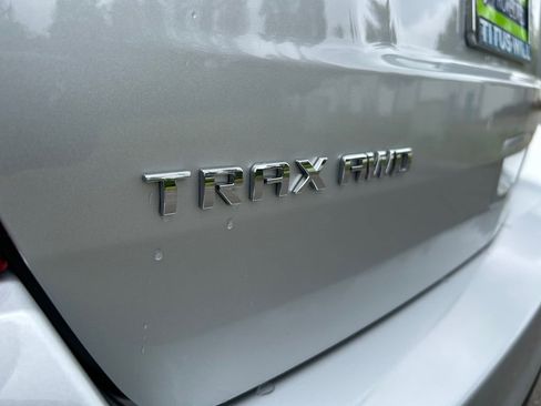 Used 2022 Chevrolet Trax LT w/ Driver Confidence Package image 31