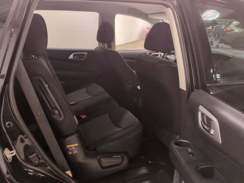 Used 2020 Nissan Pathfinder S FWD image 11