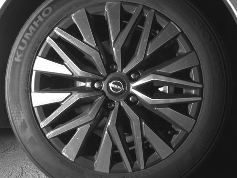 Used 2025 Nissan Altima 2.5 SV image 13