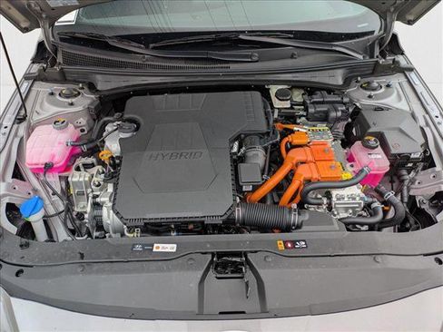 New 2025 Hyundai Elantra SEL image 16