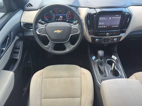 Used 2023 Chevrolet Traverse LT FWD image 17