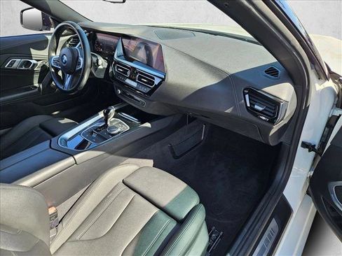 Used 2022 BMW Z4 M40i w/ Driving Assistance Package RWD image 16