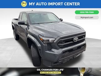 Used 2025 Toyota Tacoma SR video 1