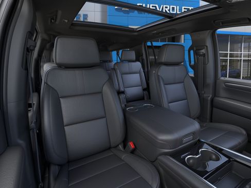 New 2026 Chevrolet Suburban RST w/ RST Capability Package AWD/4WD image 16