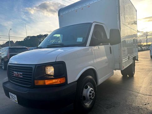 Used 2017 GMC Savana 3500 image 3