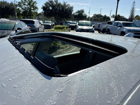 Used 2018 Honda Accord EX image 20