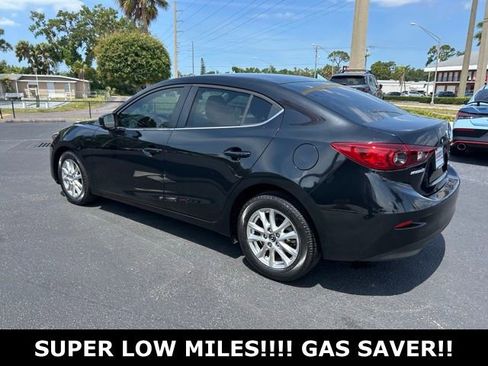Used 2018 MAZDA MAZDA3 Sport w/ Preferred Equipment Package FWD image 4