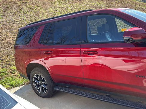 Used 2024 Chevrolet Tahoe Z71 w/ Off-Road Capability Package image 3