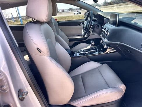 Used 2019 Kia Stinger Premium image 12