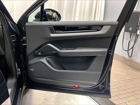 New 2026 Porsche Cayenne Coupe image 28