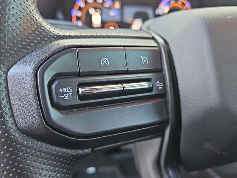 Used 2024 Chevrolet Colorado Trail Boss w/ Technology Package image 32