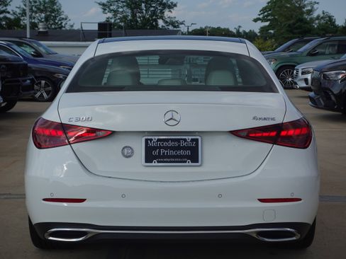 Used 2022 Mercedes-Benz C 300 C 300 4MATIC Sedan image 5