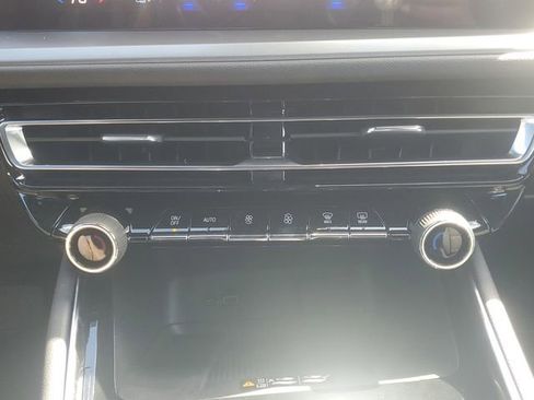 New 2025 Chevrolet Traverse LT w/ Enhanced Driving Package image 31