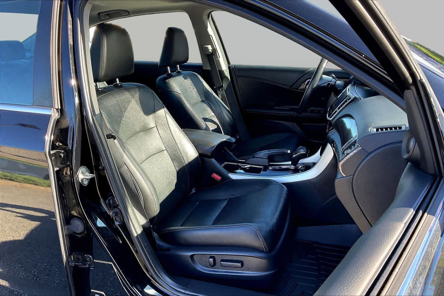 Used 2016 Honda Accord EX-L image 8