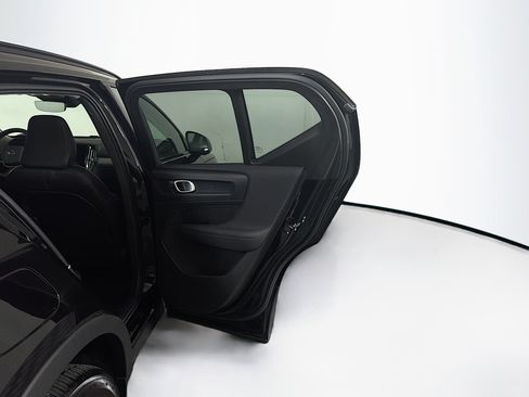 Used 2026 Volvo XC40 B5 Plus AWD/4WD image 30